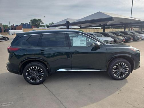Obsidian Green 2026 Nissan Rogue Platinum