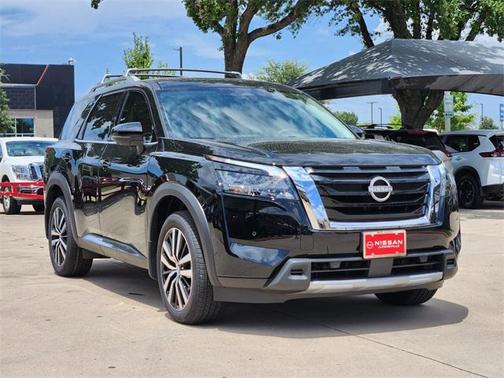 2025 Nissan Pathfinder Platinum FWD
