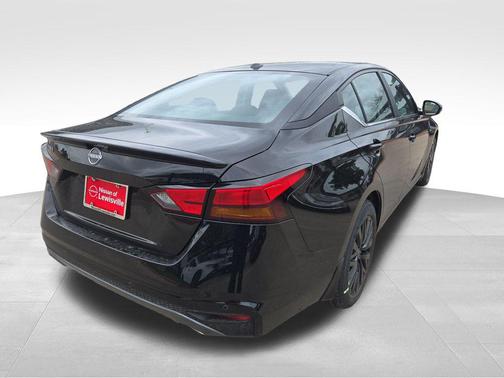 Super Black Clearcoat 2026 Nissan Altima 2.5 SV