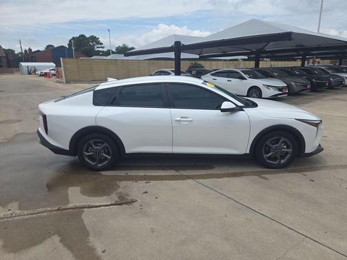 Snow White Pearl 2025 Kia K4 LXS