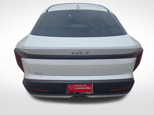 Snow White Pearl 2025 Kia K4 LXS