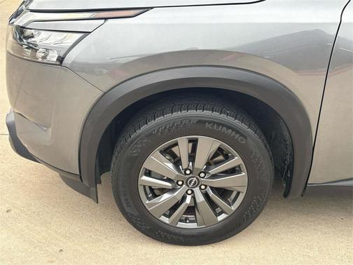 2023 Nissan Pathfinder SV FWD