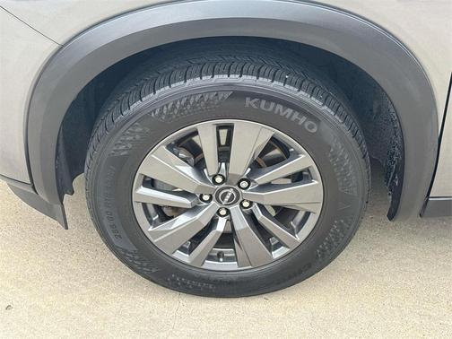 2023 Nissan Pathfinder SV FWD