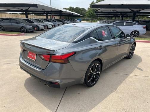 2023 Nissan Altima SR FWD