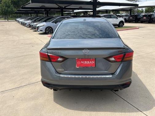 2023 Nissan Altima SR FWD