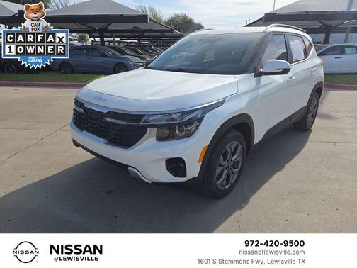 Clear White/Black Roof 2024 Kia Seltos S