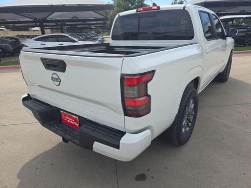Glacier White 2026 Nissan Frontier SV