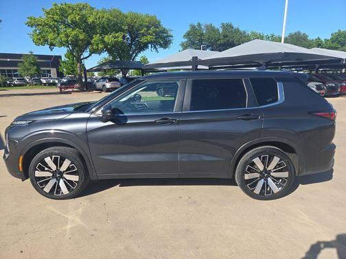 Graphite Gray/Black Roof 2025 Mitsubishi Outlander Trail Edition S-AWC