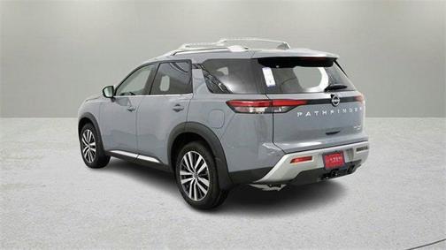 2025 Nissan Pathfinder Platinum FWD