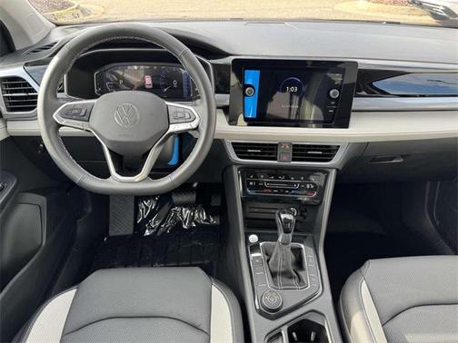 2025 Volkswagen Taos 1.5T SEL