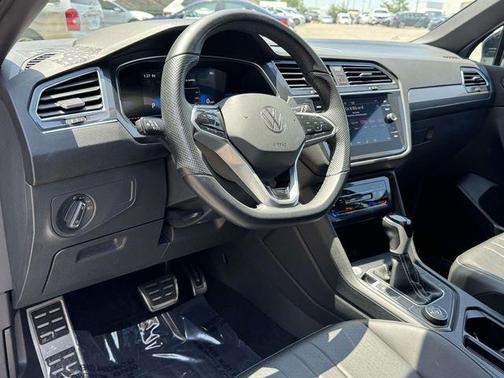 Pyrite Silver Metallic 2024 Volkswagen Tiguan 2.0T SE R-Line Black 4MOTION