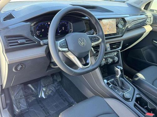 2023 Volkswagen Taos 1.5T SEL