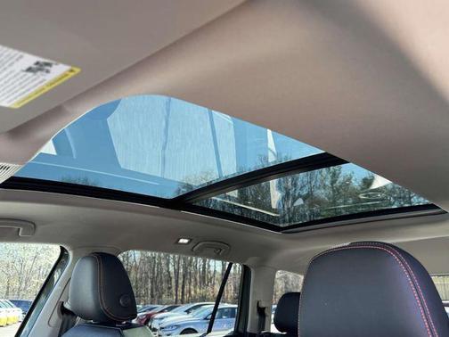 Avocado Green Pearl 2026 Volkswagen Atlas Peak Edition