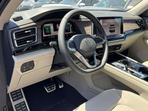 Deep Black Pearl 2026 Volkswagen Atlas 2.0T SEL Premium R-Line 4MOTION