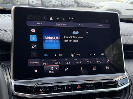 Silver Zynith Metallic Clearcoat 2024 Jeep Compass Trailhawk