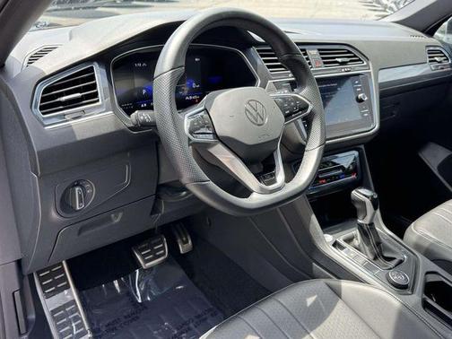 Deep Black 2024 Volkswagen Tiguan 2.0T SE R-Line Black 4MOTION