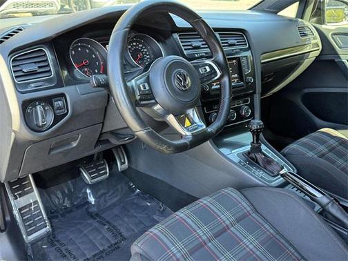 2015 Volkswagen Golf GTI 2.0T S 4-Door