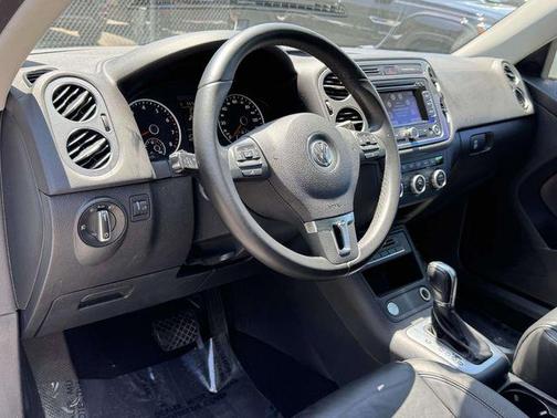 Candy White 2013 Volkswagen Tiguan SEL