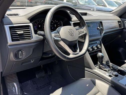 Blue Metallic 2023 Volkswagen Atlas Cross Sport 2.0T SE w/Technology 4MOTION