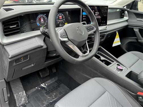 2025 Volkswagen Tiguan 2.0T SE 4MOTION