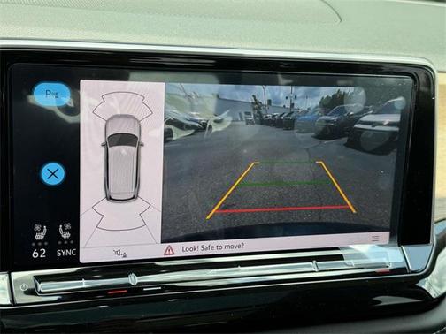 2025 Volkswagen Atlas 2.0T SE w/Technology 4MOTION