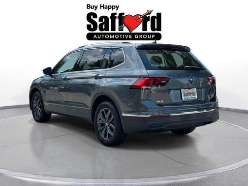 Platinum Gray Metallic 2023 Volkswagen Tiguan 2.0T SE