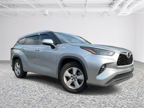 2022 Toyota Highlander LE