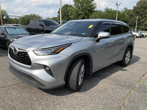 2022 Toyota Highlander LE