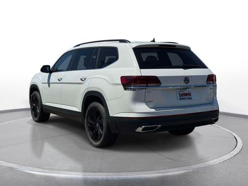 Pure White 2023 Volkswagen Atlas 2.0T SE w/Technology 4MOTION