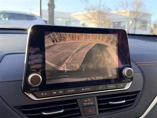 2022 Nissan Altima SR FWD