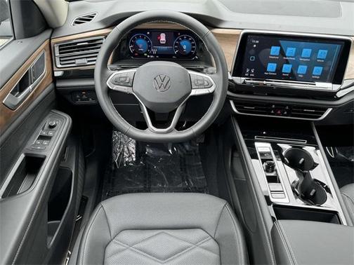 2025 Volkswagen Atlas 2.0T SE w/Technology 4MOTION