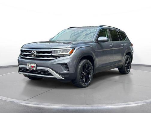 Platinum Gray Metallic 2023 Volkswagen Atlas 3.6L SE w/Technology