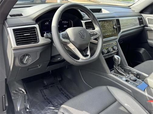 2023 Volkswagen Atlas Cross Sport 2.0T SE w/Technology 4MOTION