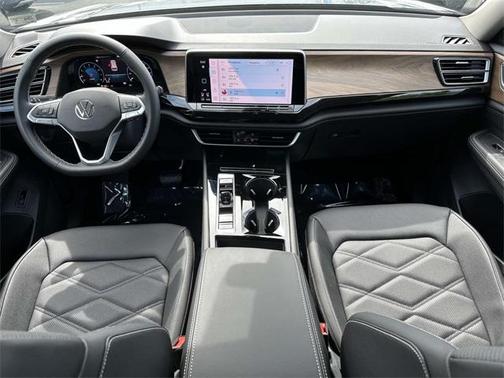 2025 Volkswagen Atlas 2.0T SE w/Technology 4MOTION
