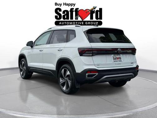 Pure White 2025 Volkswagen Taos 1.5T SE