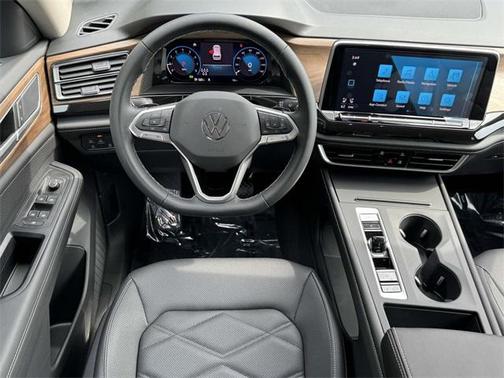 2025 Volkswagen Atlas 2.0T SE