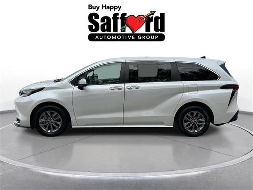 2023 Toyota Sienna XLE