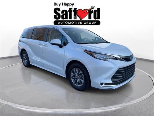 2023 Toyota Sienna XLE
