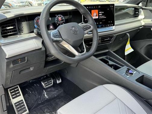 2025 Volkswagen Tiguan 2.0T SE R-Line Black 4MOTION