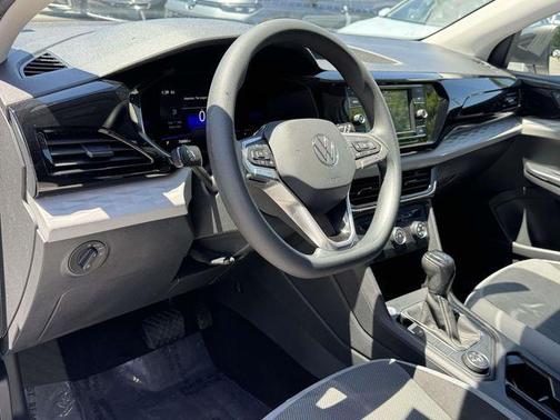 Pure White 2022 Volkswagen Taos 1.5T S