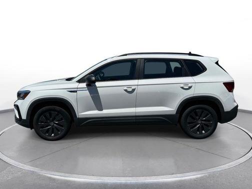 Pure White 2022 Volkswagen Taos 1.5T S