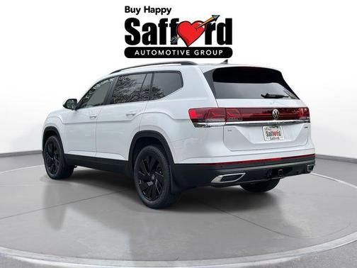 White Pearl 2026 Volkswagen Atlas 2.0T SE w/Technology 4MOTION