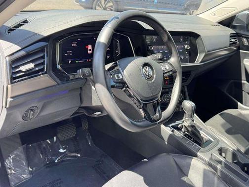 Platinum Gray Metallic 2019 Volkswagen Jetta 1.4T SEL Premium