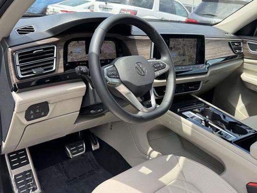 Avocado Green Pearl 2026 Volkswagen Atlas 2.0T SEL Premium R-Line 4MOTION
