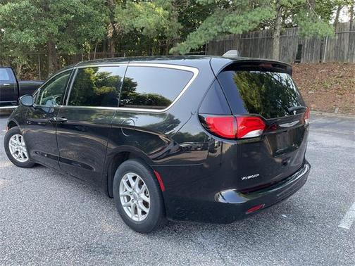 2022 Chrysler Voyager LX