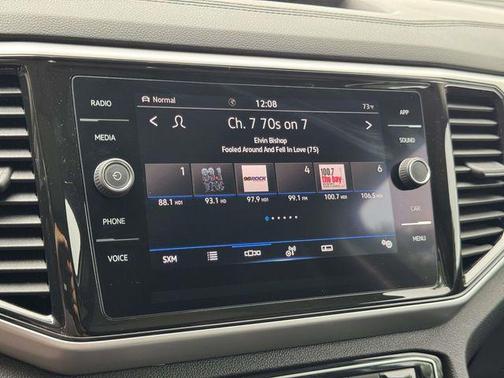 Platinum Gray Metallic 2022 Volkswagen Atlas 3.6L SE w/Technology