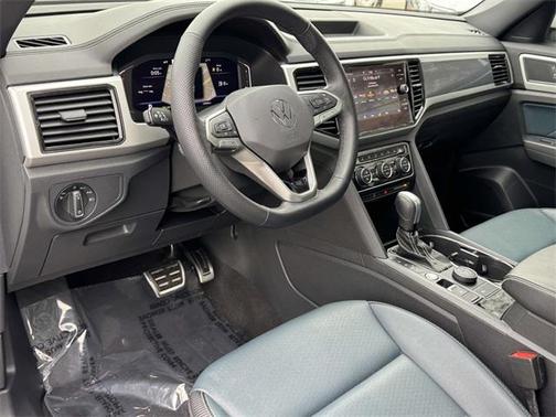 2022 Volkswagen Atlas Cross Sport 3.6L V6 SEL R-Line