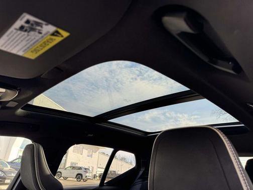 2021 Volvo XC40 Recharge Pure Electric P8