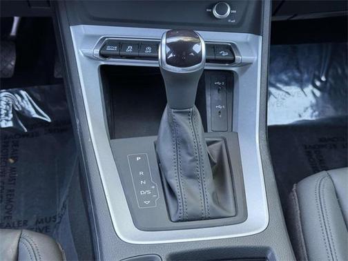 2022 Audi Q3 45 S line Premium