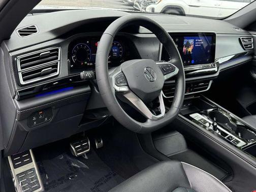Opal White Pearl 2024 Volkswagen Atlas Cross Sport 2.0T SEL Premium
